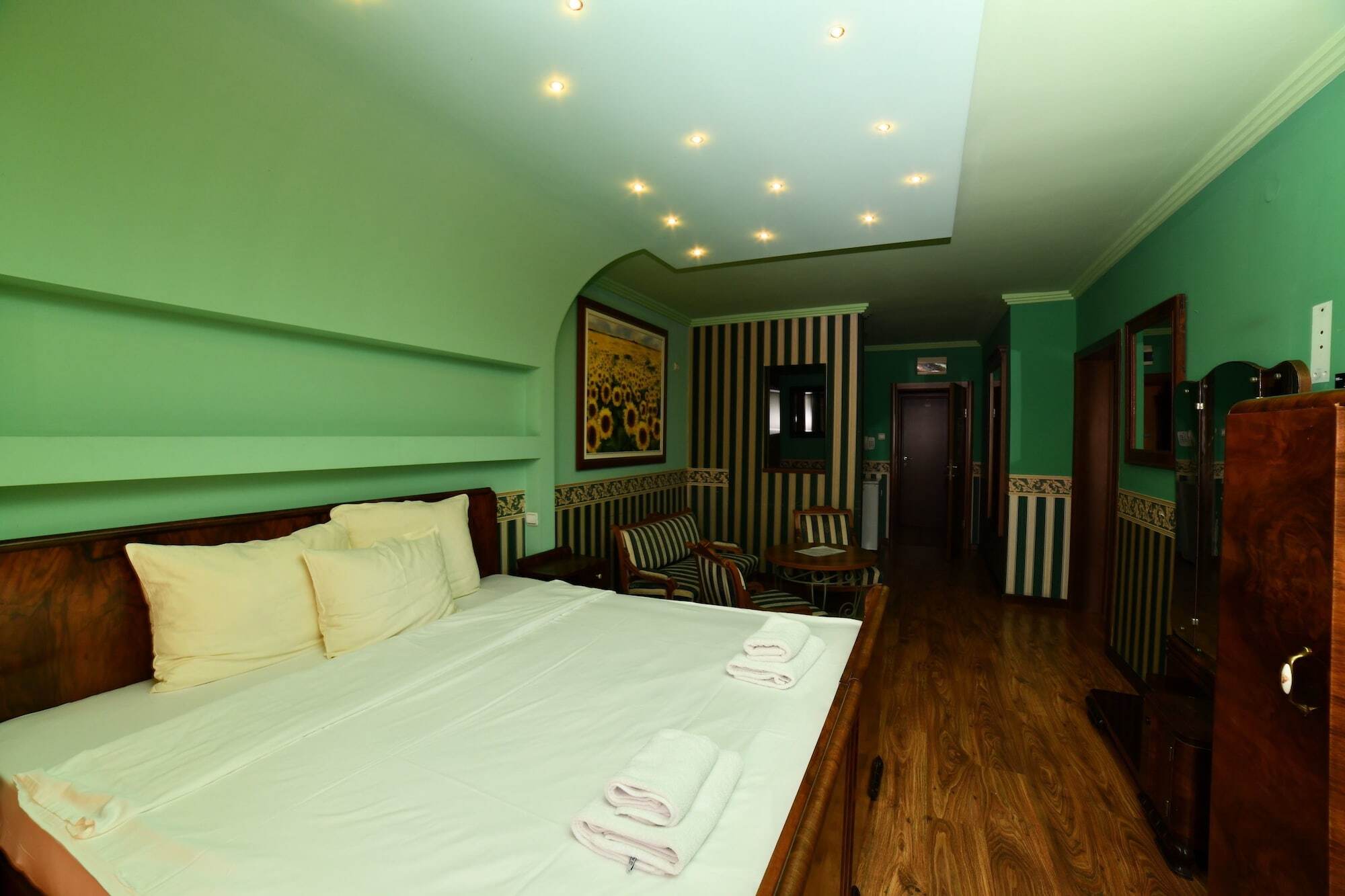 Garni Hotel Garson-Lux Ns โนวีซาด ภายนอก รูปภาพ
